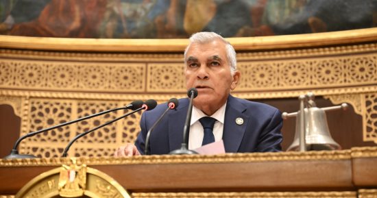 رئيس مجلس الشيوخ يهنىء الرئيس السيسى بحلول شهر رمضان المبارك