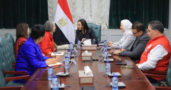 وزيرة التضامن: تقديم 800 ألف طن من المساعدات الإنسانية والإغاثية غزة
