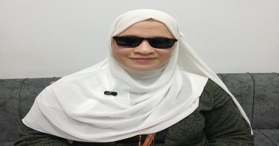 صوت من الجنة.. تلاوة خاشعة لآيات الصيام لطالبة من ذوى البصيرة (فيديو)
