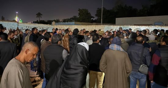 تشييع جثمان الزميل محمود نصر بمسقط رأسه فى قنا.. فيديو وصور