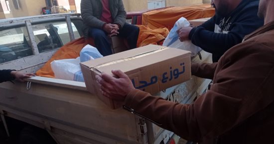 توزيع 150 كرتونة مواد غذائية وحصص لحوم على الأسر الأولى بالرعاية بالتل الكبير  