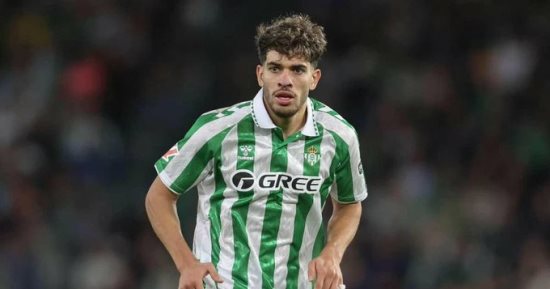 الزلزولي مرشح لجائزة لاعب الشهر وأربيلوا كأفضل مدرب فى الدورى الإسبانى
