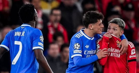 يويفا يغرم بنفيكا 40 ألف يورو بسبب العنصرية