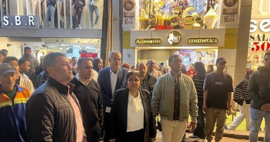 نائب محافظ القاهرة تقود حملة مكبرة لمنع تحويل شقق إلى محال تجارية بمصر الجديدة