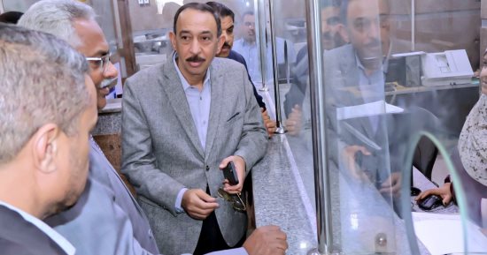 محافظ سوهاج يقود جولة ميدانية مفاجئة بالمنشاة ويُحيل مسئولين للتحقيق