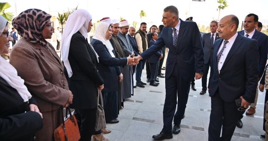 محافظ جنوب سيناء يتسلم مهام عمله وسط استقبال رسمى وشعبى بديوان عام المحافظة