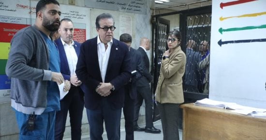 جولة مفاجئة لوزير الصحة بمستشفى السلام التخصصى ويحيل مديرها للتحقيق