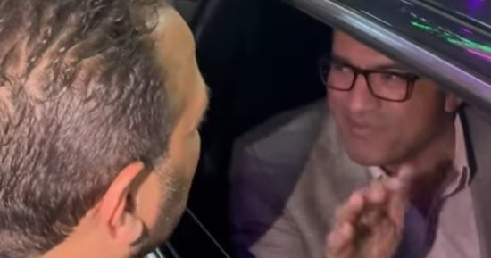 «أتمنى أن تشهد لى كل بقعة فى قنا».. حديث بين محافظ قنا ومواطن يشعل مواقع التواصل