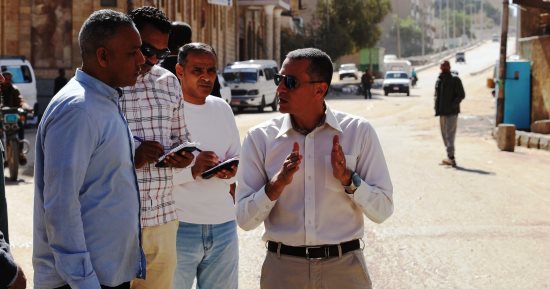 محافظ أسوان الجديد يقود جولات مكثفة بالمحمودية