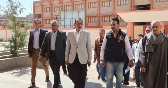 محافظ سوهاج يتفقد مستشفى جرجا الجديدة ويتابع مستوى الخدمات بالحميات