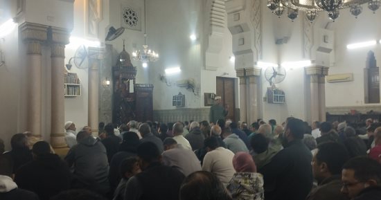 أجواء رمضانية مميزة فى صلاة التراويح بمسجد الفولى بالمنيا.. فيديو
