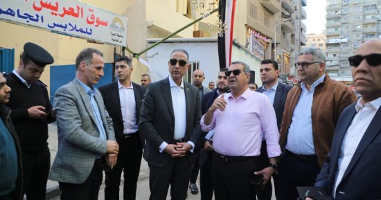 نجاح تنظيم شارع العريش يشعل الضوء الأخضر لتعميم التجربة فى الجيزة.. سوق حضارى للباعة ونقطة ثابتة لشرطة المرافق.. تحذير المحال بالغلق والتشميع وقطع المرافق حال إشغال الطريق.. والمحافظ: لا عودة للفوضى