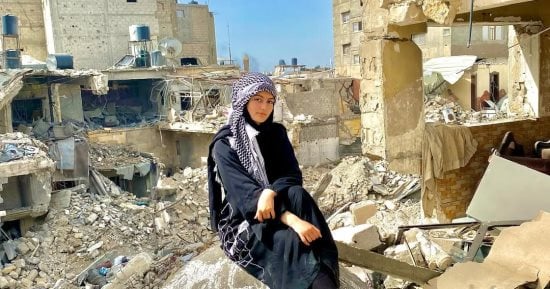 ناشطة غزاوية تشيد بمسلسل صحاب الأرض: حقيقى ويشبه حياتنا كثيرا.. فيديو