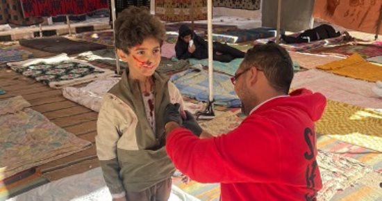 ماكير خدع سينمائية مسلسل صحاب الأرض لـ"اليوم السابع": نحاول تقريب الواقع.. والحقيقة مرعبة