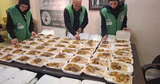 مؤسسة نبيل الكاتب عضو التحالف الوطني توزع 3000 وجبة جاهزة بمحافظة البحيرة
