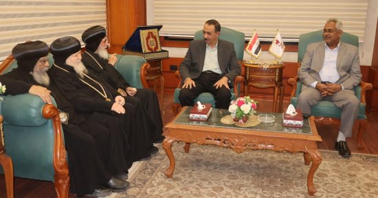 محافظ سوهاج يستقبل الأساقفة والمطارنة للتهنئة بتوليه مهام منصبه