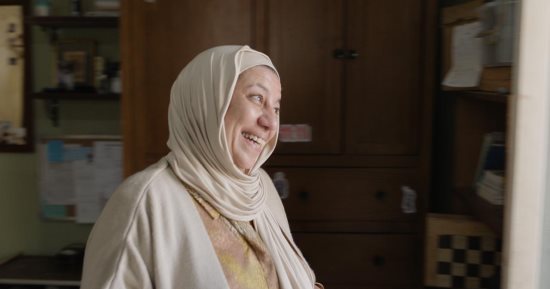 مسلسل عين سحرية الحلقة 4.. حمدى هيكل يرفض أعطاء عصام عمر حق والدته لإجراء عملية