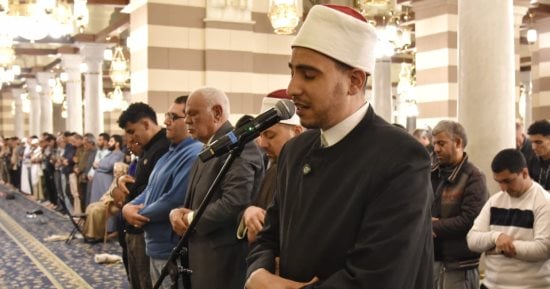 كبار القراء ونجوم دولة التلاوة يحيون رابع ليالي رمضان بتلاوات خاشعة