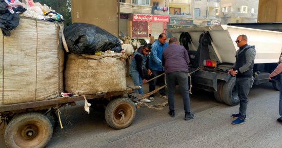 محافظ الجيزة: مصادرة فورية وغرامات مغلظة على إلقاء المخلفات بالطريق العام