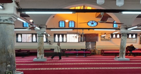 مسجد سادات قريش أول مسجد في مصر وبجواره يرقد 40 من صحابة رسول الله.. فيديو