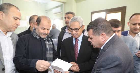 محافظ بني سويف يتفقد منظومة العمل بالمركز التكنولوجي