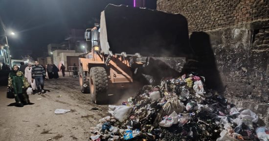 ضمن خطة رفع كفاءة النظافة.. العياط ترفع 115 طن مخلفات بحملات ليلية مكثفة