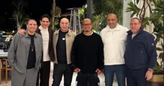 حسام حسن ينشر صورة مع عمرو دياب فى حفل سحور
