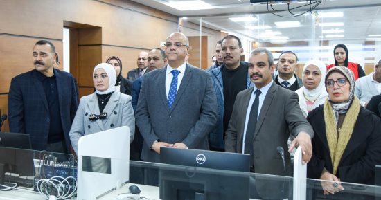 محافظ الإسكندرية يتابع رفع درجة الاستعداد للتعامل مع حالة عدم الاستقرار الجوي