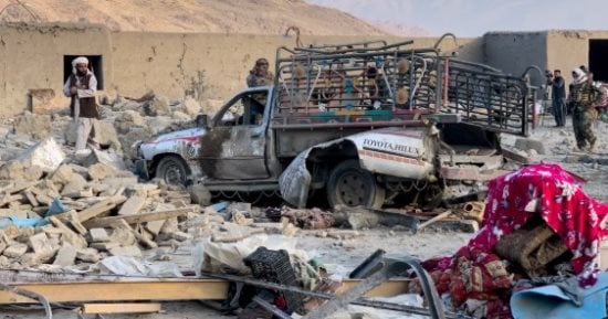 مقتل أكثر من 80 شخصًا فى غارات جوية باكستانية على معسكرات طالبان