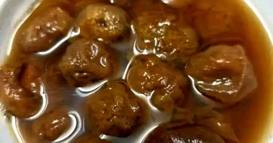 أغرب مشروب صحى على موائد إفطار الواحاتية بالوادى الجديد.. المريسة أجمل عصير بلح بالليمون والمشمش المجفف.. صحى وغنى بالعناصر الغذائية منذ قديم الزمان ويتم تحضيره يدويا باحترافية عالية دون إضافات صناعية.. صور