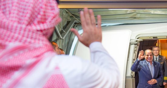 مصر والسعودية خط الدفاع الأول عن أمن المنطقة.. قمة جدة تؤكد رسائل استراتيجية بالالتزام باتفاق وقف حرب غزة وتسريع الإعمار وتعزيز وحدة الصف العربي.. سياسيون: شراكة قوية لدعم استقرار الإقليم والانتصار لفلسطين