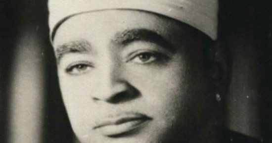كنوز منسية.. الشيخ يس حسين ندا.. صوت عتيق سبق زمنه ولم ينل حظه من الشهرة.. جلس بين الكبار شابًا.. اعتمدته الإذاعة المصرية عام 1973.. صنفته الإذاعة قارئا للإذاعات القصيرة ومنعته التلاوة فى محافل الهواء.. صور