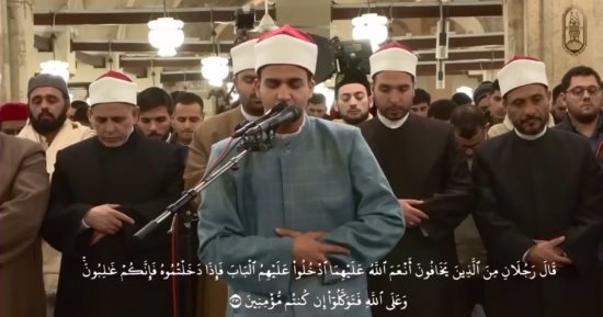 لم يتجاوز 18 عامًا.. تقديم الطالب محمد قابيل إمامًا للمصلين بالجامع الأزهر