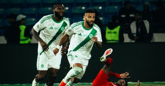 الأهلي يتصدر ترتيب الدوري السعودي مؤقتا بالفوز على ضمك.. فيديو