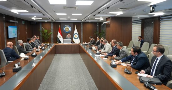 وزير البترول يتابع مع شركات الخدمات العالمية تطوير تكنولوجيا حفر الآبار لزيادة الإنتاج