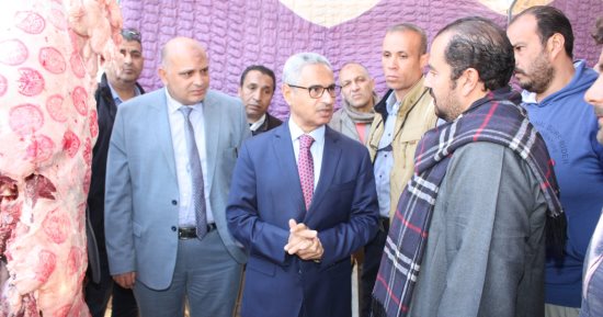 محافظ بنى سويف يتفقد انتظام العمل فى معرض أهلا رمضان بالواسطى
