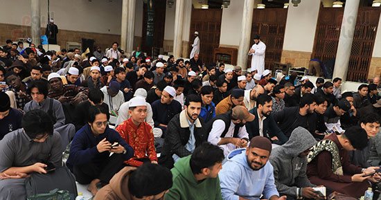 10 آلاف وجبة يوميا للطلاب الوافدين.. بيت الزكاة ينظم مائدة إفطار جماعى بالجامع الأزهر.. صور 