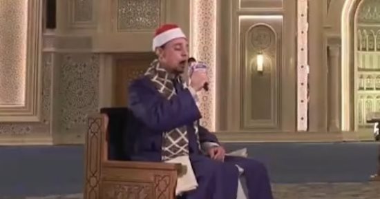 فاصل من الابتهالات فى حب النبي.. المنشد عبد الرؤوف السوهاجى يبدع فى «باب الرجاء»