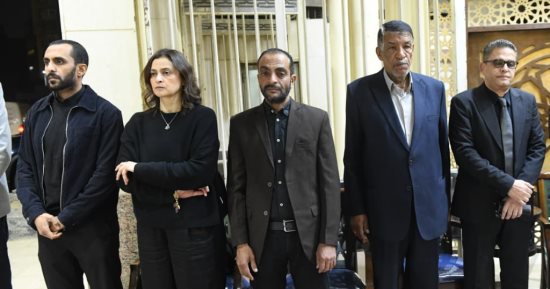 قيادات صحف الشركة المتحدة يقدمون واجب العزاء فى الزميل محمود نصر.. صور 