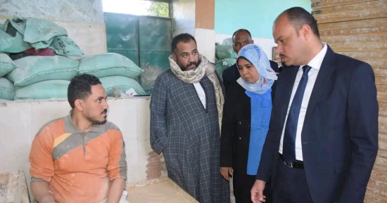 نائب محافظ الوادى الجديد يتابع انتظام عمل المخابز والمنافذ التموينية بالخارجة