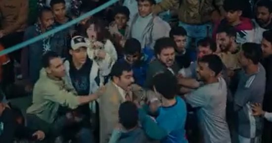 مسلسل فخر الدلتا الحلقة 8.. خناقة بين أحمد رمزي وشباب مباراة الخماسي بسبب مضايقة تارا