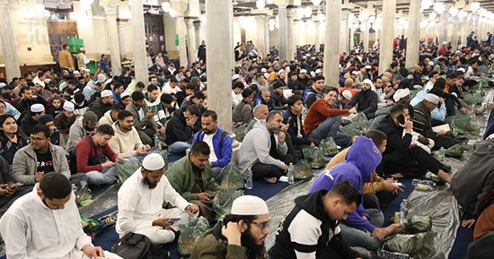 إفطار عالمي في قلب الأزهر.. اختلاف اللغات ووحدة القلوب على مائدة واحدة