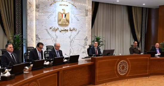 بدء غلق المحلات والكافيهات والمولات بداية من غد 9 مساء.. مجلس الوزراء: يطبق على المطاعم والبازارات والديسكوهات.. واستثناء السوبر ماركت والأفران والصيدليات والمحلات فى المحافظات السياحية