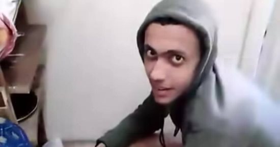 قرار جديد من النيابة في واقعة تعدى عامل على والدته بالإسكندرية