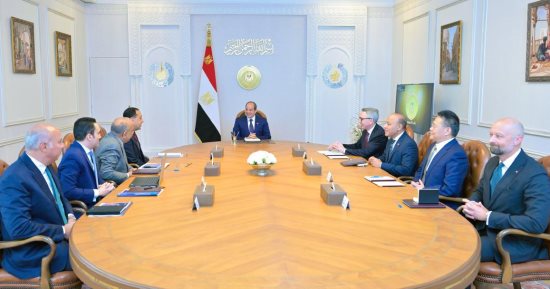الرئيس السيسى يثمّن التعاون القائم بين مصر و"سكاتك" النرويجية و"إنفجين إنرجي" لتوربينات الرياح.. ويؤكد حرص الدولة على جذب الاستثمارات الأجنبية المباشرة بقطاع الطاقة المتجددة.. ويشدد على أهمية توطين التكنولوجيا