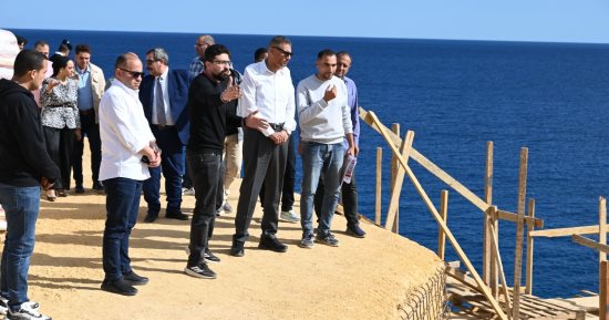 محافظ جنوب سيناء يتفقد مشروعات تنموية وسياحية بشرم الشيخ 