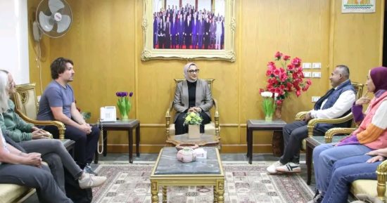 محافظ الوادي الجديد تلتقي وفدا سويسريا ضمن مبادرة «تعالوا نعرف مصر»