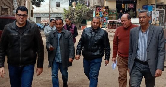 نائب محافظ الشرقية يحيل مسئولين بوحدتى البيروم والنوافعة للتحقيق للتقصير فى العمل