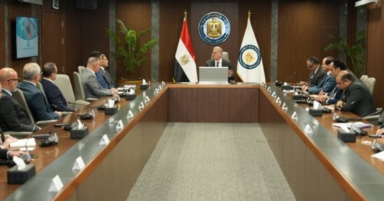 وزير البترول: تسريع تطبيق تقنيات الحفر الأفقى والتكسير الهيدروليكى لزيادة الإنتاج