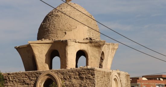 الجبانة الفاطمية بأسوان.. البقيع الثانى وكنز التاريخ المعمارى الإسلامى.. تاريخ يمتد من القرن الأول الهجرى.. المقابر كانت ميدان معارك الفاتحين من الصحابة والتابعين.. و«القباب نصف الكروية» محور إعجاب الخبراء..صور